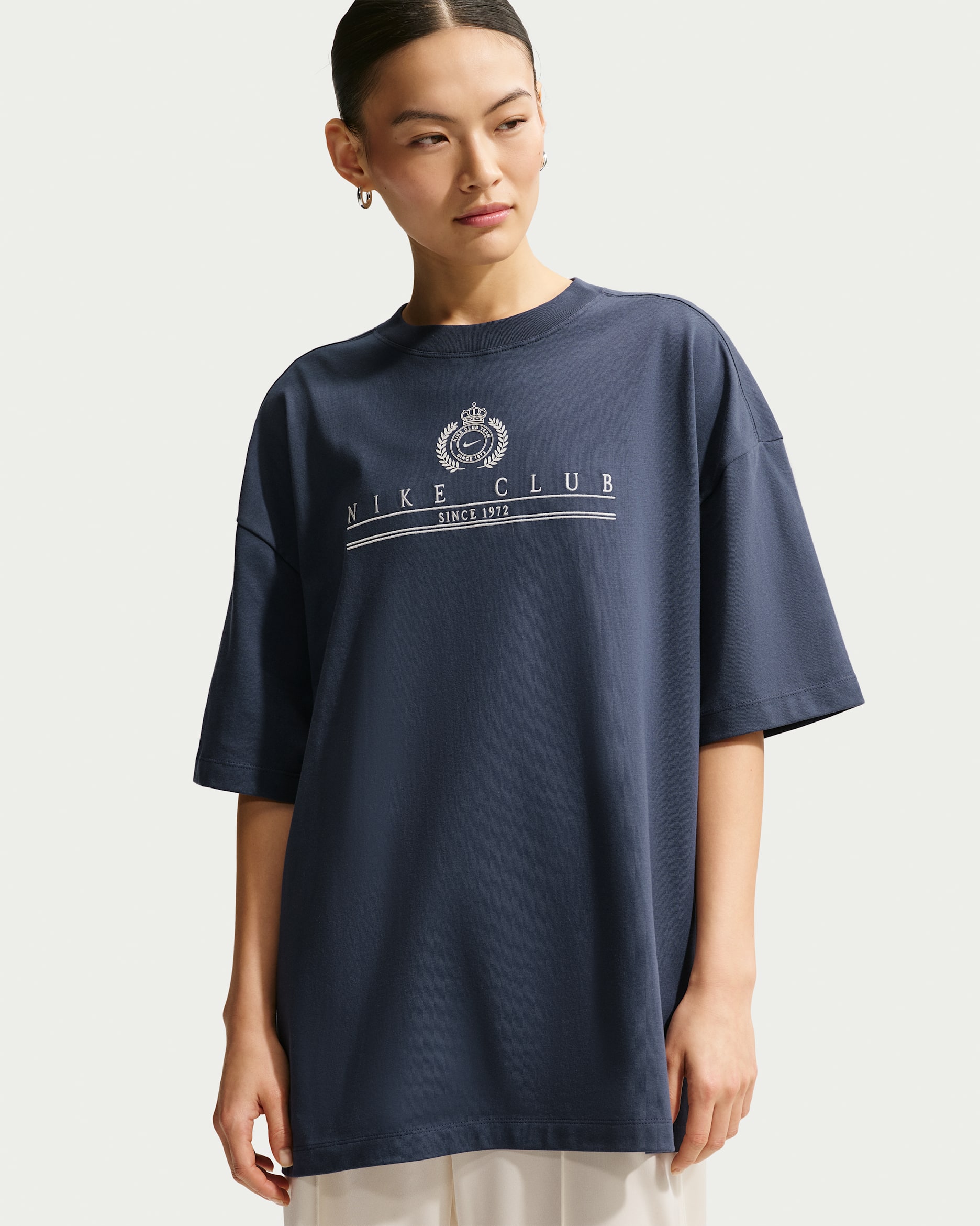 Nike Sportswear Classic Women's Oversized Short-Sleeve T-Shirt